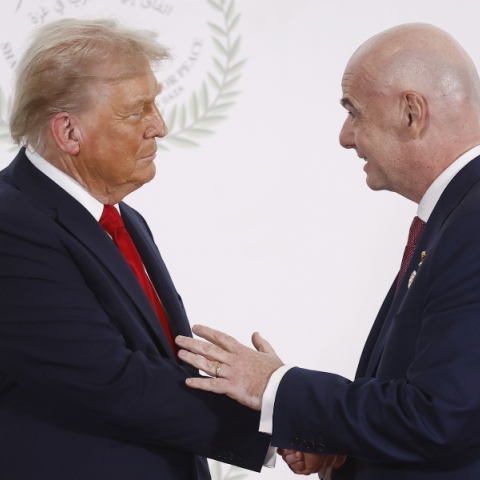 ο πρόεδρος των ΗΠΑ, Ντόναλντ Τραμπ με τον πρόεδρο της FIFA, Τζιάνι Ινφαντίνο