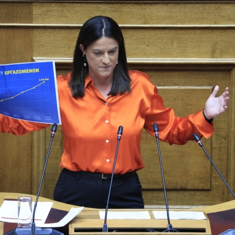 Η υπουργός Εργασίας και Κοινωνικής Ασφάλισης, Νίκη Κεραμέως