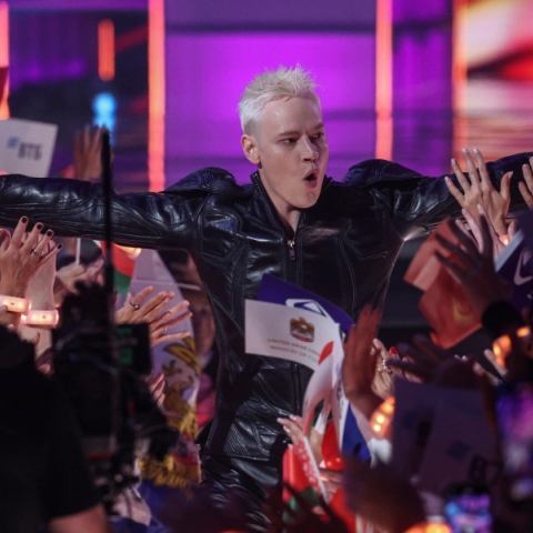 Ο Ρώσος Shaman στο μουσικό διαγωνισμό Intervision στη Μόσχα