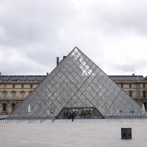 Διάρρηξη στο Λούβρο: Κοντά στα 90 εκατομμύρια ευρώ η αξία των κλοπιμαίων κοσμημάτων