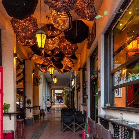 Medez: Το αγαπημένο cafe-bar του Παγκρατίου