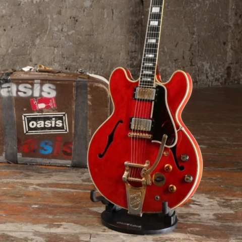 Η σπασμένη κιθάρα του Νόελ Γκάλαχερ