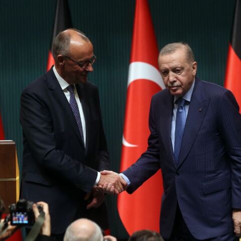 Συνάντηση Μερτς – Ερντογάν στην Άγκυρα με ανοιχτή διαφωνία για τη Γάζα