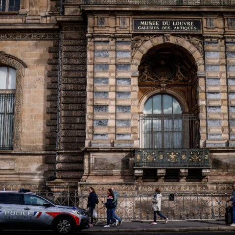 Ληστεία στο Λούβρο