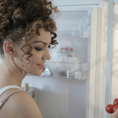 Τα τρόφιμα που δεν πρέπει ποτέ να αποθηκεύεις στην πόρτα του ψυγείου σου