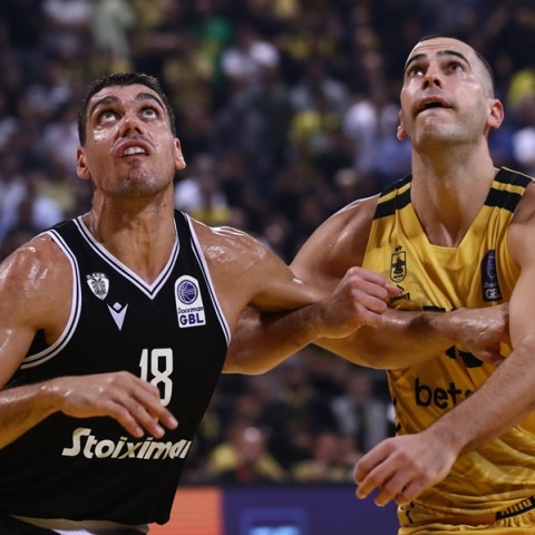 Άρης-ΠΑΟΚ 73-78: Το πρώτο ντέρμπι της χρονιάς βάφτηκε ασπρόμαυρο