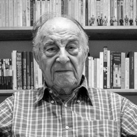 Ο ιστορικός Βασίλης Παναγιωτόπουλος συζητά με τον Ηλία Κανέλλη στο Ωδείο Αθηνών