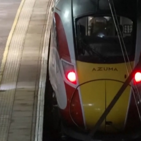 Βρετανία: Δέκα τραυματίες από επίθεση με μαχαίρι σε τρένο