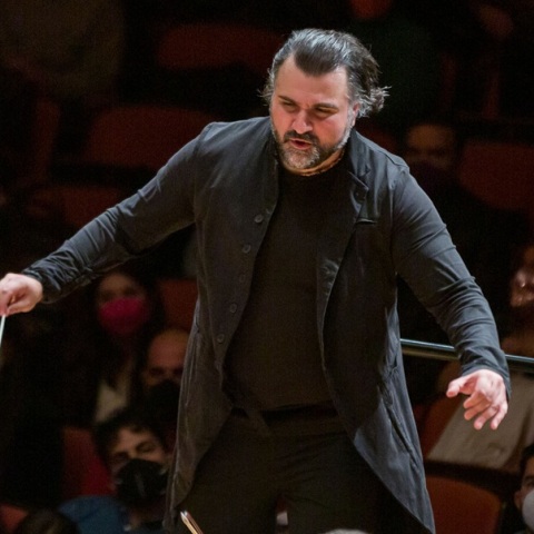 Ο καταξιωμένος μαέστρος Γιώργος Μπαλατσινός αναλαμβάνει καλλιτεχνικός διευθυντής της Ιταλικής Συμφωνικής Abruzzese