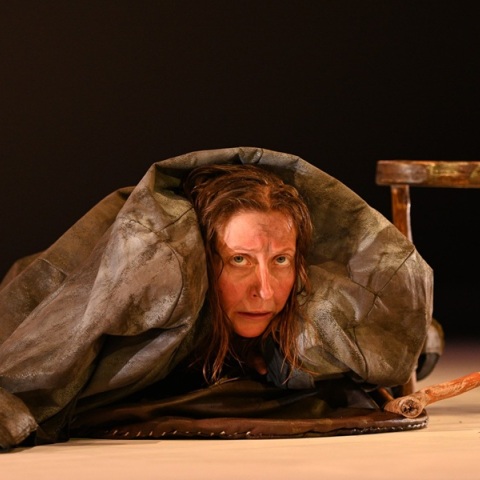 «Ο ομφαλός της γης» στην Εναλλακτική Σκηνή της ΕΛΣ