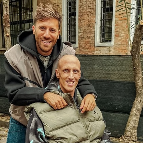 Ο Ακίλε Πολονάρα ξύπνησε από δεκαήμερο κώμα και συνεχίζει την μάχη του με τον καρκίνο