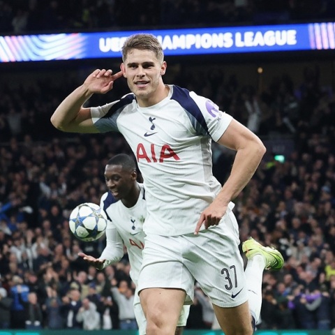 «Ο Μέσι σε κεντρικό αμυντικό» - To απίθανο γκολ του Φαν ντε Φεν της Τότεναμ που έγινε viral