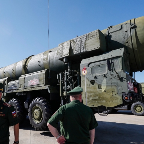 Ρωσικός στρατηγικός βαλλιστικός πυραύλος Topol κατά τη διάρκεια του έκθεσης έξω από τη Μόσχα