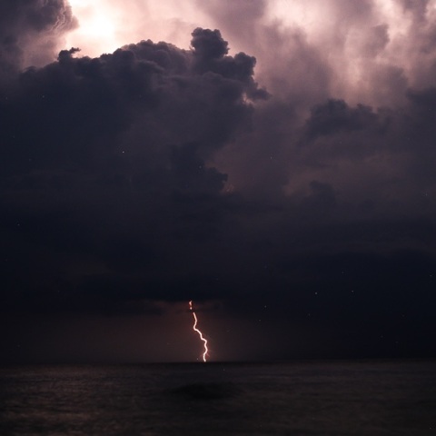 Έρχονται διαδοχικά κύματα κακοκαιρίας - «Επικίνδυνες βροχές και μεγάλος όγκος νερού»