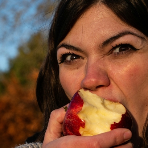 Τροφές που μας κάνουν να μυρίζουμε όμορφα