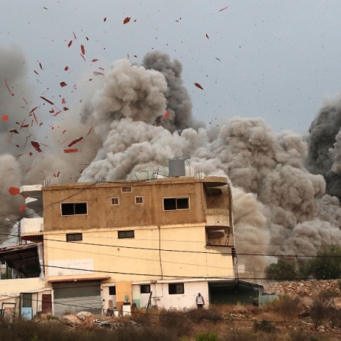 σπιτι, εκρηξη, καπνοι