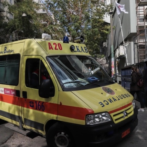 Λάρισα, ασθενοφορο 