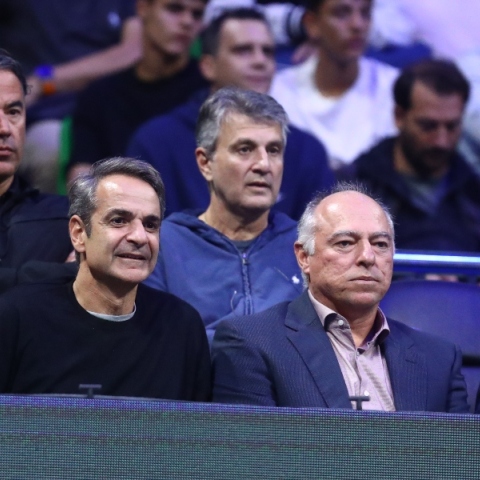 Μητσοτάκης: Στις εξέδρες του Telecom Center Athens για χάρη του… Τζόκοβιτς (pic)