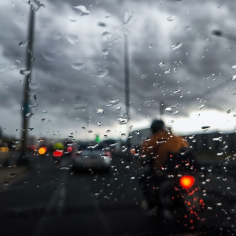 Καιρός, δρομος, βροχη