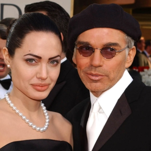 Ο Μπίλι Μπομπ Θόρντον με την Αντζελίνα Τζολί στην 59η τελετή απονομής των βραβείων Χρυσή Σφαίρα στο Μπέβερλι Χιλς, 20 Ιανουαρίου 2002.