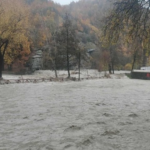 Η κακοκαιρία έπληξε την Δυτική Μακεδονία: Υπερχείλισε ο Αλιάκμονας - Προβλήματα και καταστροφές