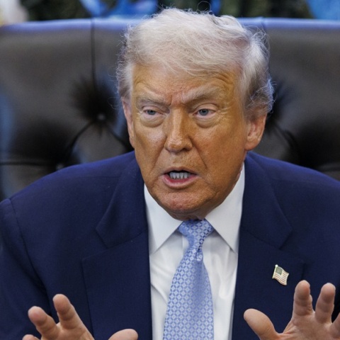 Η δημοσιογράφος που χαρακτήρισε «γουρουνίτσα» ο Τραμπ «πήγαινε γυρεύοντας», επιμένει ο Λευκός Οίκος