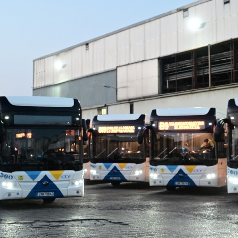 Κάμερες σε 600 λεωφορεία του ΟΣΥ θα καταγράφουν και θα κόβουν κλήσεις με τη βοήθεια τεχνητής νοημοσύνης