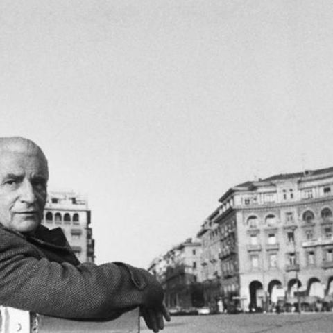 Ο Νίκος Μπακόλας φωτογραφημένος από τον Γιώργο Πούπη για το περιοδικό Πανσέληνος