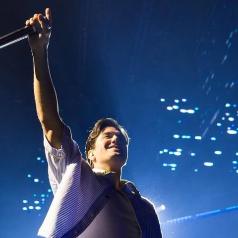 Αιματηρό ατύχημα on stage για τον Λόγκαν Χέντερσον - Διακόπηκε η συναυλία