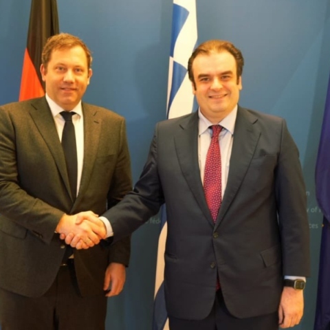 Ο Κυριάκος Πιερρακάκης με τον Λαρς Κλίνγκμπαϊλ 