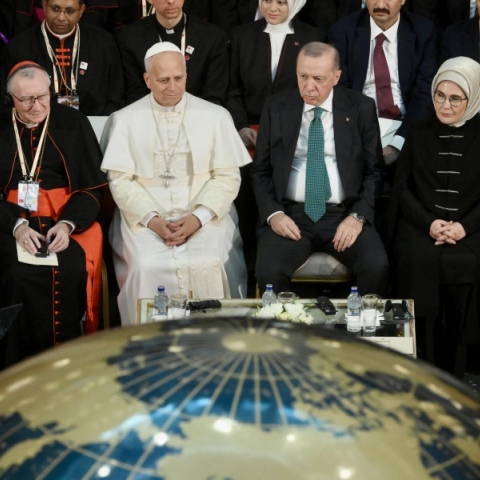 Συνάντηση του Πάπα Λέοντα ΙΔ’ με τον πρόεδρο Ρετζέπ Ταγίπ Ερντογάν