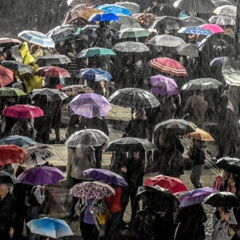 Επελαύνει η κακοκαιρία Adel: Άνοιξαν οι ουρανοί στην Αττική - Μέχρι πότε θα συνεχίζονται τα έντονα φαινόμενα