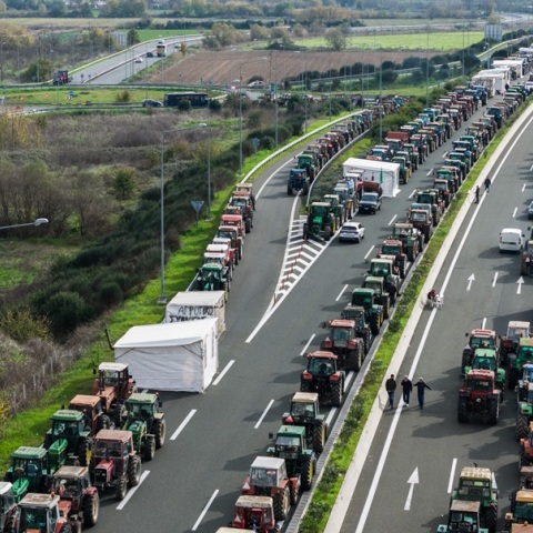 Οι αγρότες κλείνουν και το τελωνείο του Προμαχώνα - Κλιμακώνονται οι κινητοποιήσεις, ποιοι δρόμοι είναι κλειστοί
