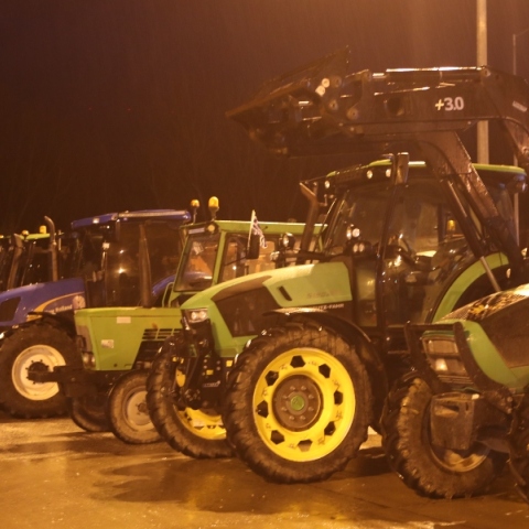 μπλοκο αγροτων, τρακτερ