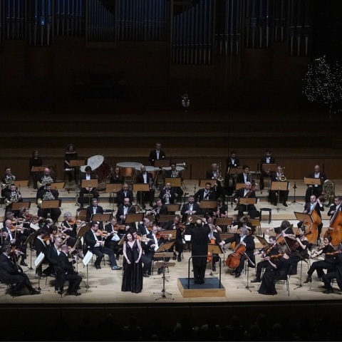 ΚΟΑ, «Ο γύρος του κόσμου σε 80 και κάτι λεπτά»