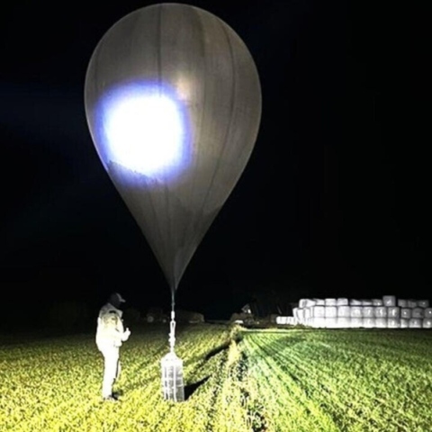 στρατιωτης, μπαλονι