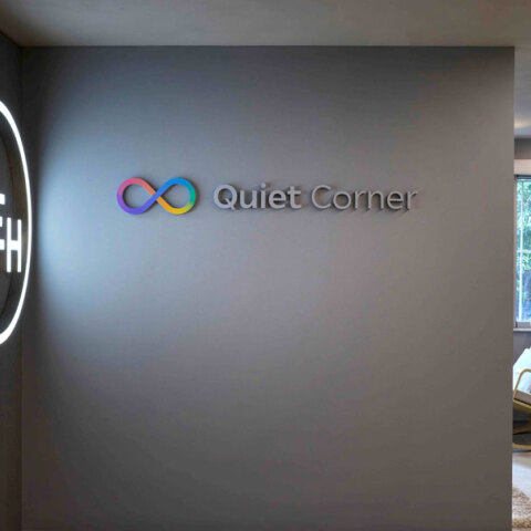 Quiet Hour στα Καταστήματα ΔΕΗ