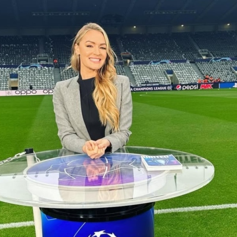 Η Η παρουσιάστρια αθλητικών του TNT, Λόρα Γουντς