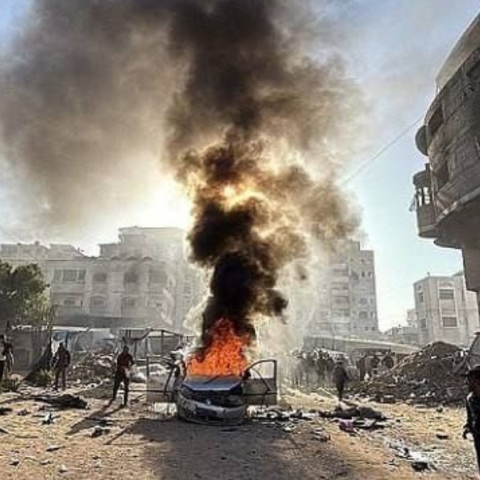 αυτοκινητο στις φλογες