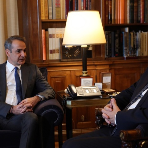 Μητσοτάκης σε Τασούλα: Πιστεύω ότι αγρότες θα απομακρυνθούν σύντομα από τα μπλόκα