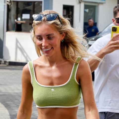 Η Βρετανίδα πορνοστάρ, Τία Μπίλιντζερ, γνωστή ως «Μπόνι Μπλου», στο γραφείο μετανάστευσης του Μπαλί 