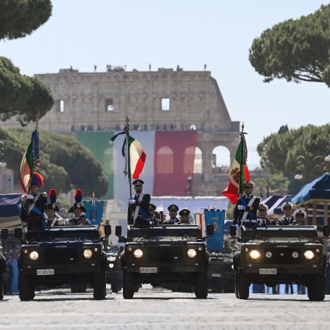 στρατιωτικη παρελαση στην ιταλια