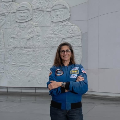 Μπορεί να υπάρξει σεξουαλική επαφή στο διάστημα; Η απάντηση μιας αστροναύτη της NASA