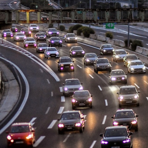 Γολγοθάς η επιστροφή των εκδρομέων στην Αθήνα - Ατελείωτες ουρές χιλιομέτρων