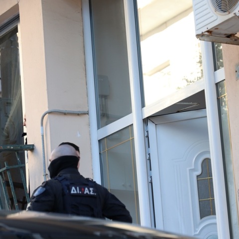 Γκύζη: Άνδρας μαχαίρωσε τη γυναίκα του στον λαιμό και αυτοκτόνησε