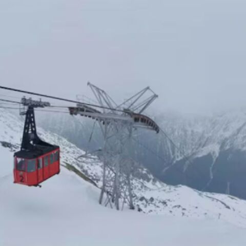 Ατύχημα σε τελεφερίκ στη βόρεια Ιταλία: Τέσσερις τραυματίες, απεγκλωβίστηκαν περίπου 100 άνθρωποι