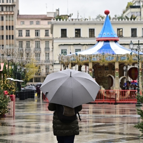 Καιρός, περαστικοι, βροχη