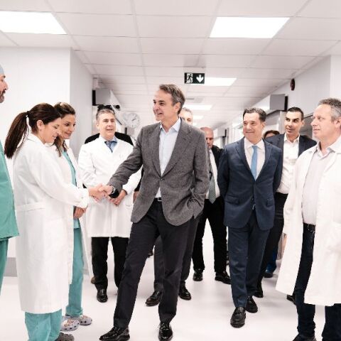 Επίσκεψη Μητσοτάκη στις ανακαινισμένες κλίνες του «Άγιου Σάββα» -«Το ΕΣΥ αλλάζει»