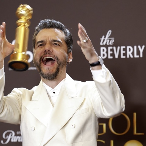 Βάγκνερ Μόουρα: Ποιος είναι ο πρώτος Βραζιλιάνος ηθοποιός που κέρδισε Χρυσή Σφαίρα 