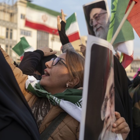 Explainer: Γιατί η κρίση στο Ιράν θεωρείται η σοβαρότερη από το 1979